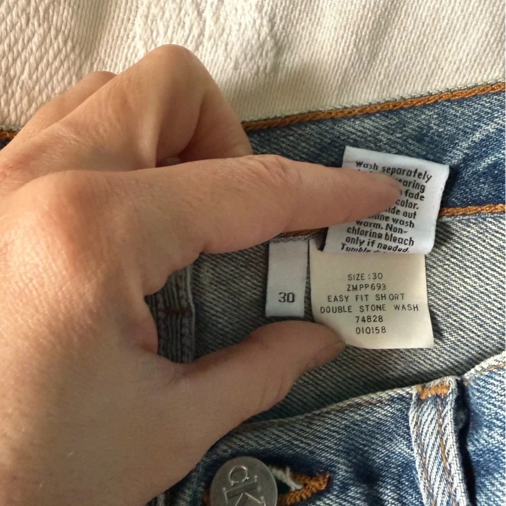 Vintage 90’s Calvin Klein Jean Shorts Easy Fit Double Stone Wash Denim Women's - Picture 3 of 6